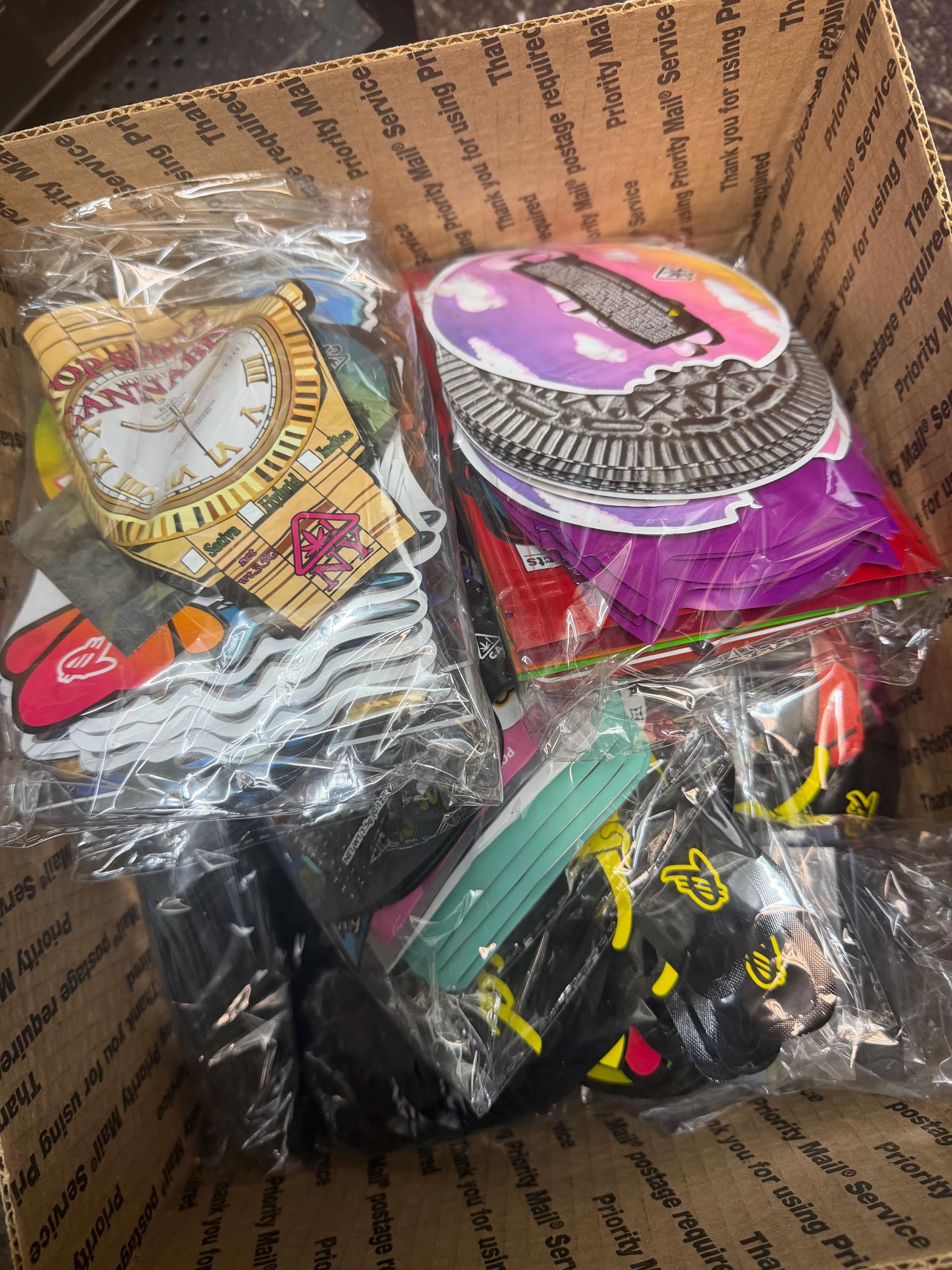 Assorted designed mylar bags pouches. Smell proof waterproof. Very good quality 50ct/pack. Sizes vary, design vary. Multiple designes per pk